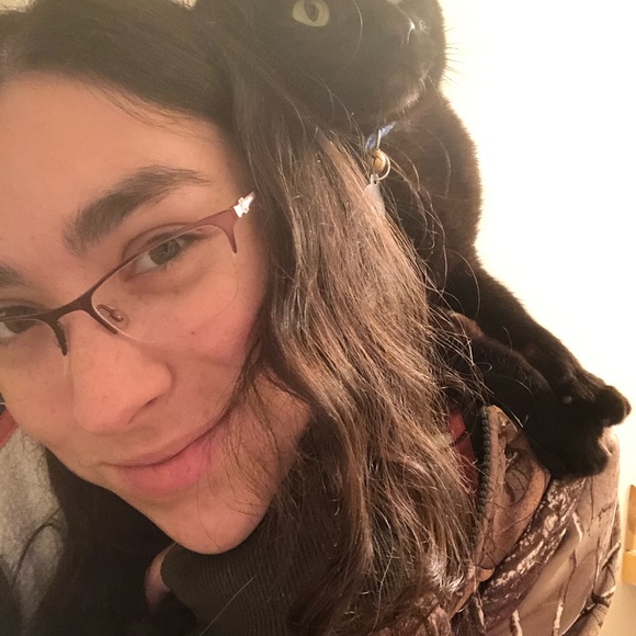 Meet your Posher, Lindy - Picture 3 of 4